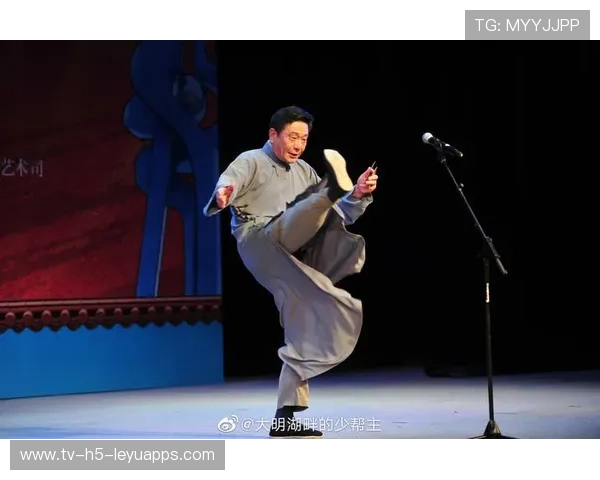 资深曲艺表演节奏把控口诀：他是如何通过停顿构建期待的